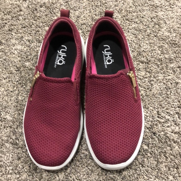 Ryka Surround Fit Comfortable & Cut Shoe Size 7.5 Color- Maroon & Cheetah Print - Picture 3 of 4